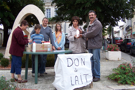 Nicole Bonnefoy est venu soutenir les producteurs de lait locaux