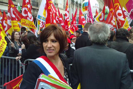 Nicole Bonnefoy à la manifestation du 05/10/10 à Paris contre le projet de réforme des retraites. Manifestation du 05/10/10 à Paris contre le projet de réforme des retraites.