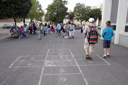 Vie scolaire Les assistants des directeurs, sans formation au départ, avaient su se rendre indispensables au fil des ans. Archives CL