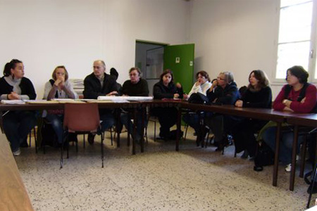 À leur sortie de l'inspection académique, l'intersyndicale de l'éducation nationale et le collectif EVS ont tenu une conférence de presse. Photo CL