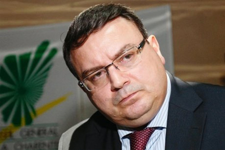 Youssef Sabeh sera en Charente le 3 janvier pour présenter ses vœux au personnel de l'aéroport. La SNC-Lavalin a des projets pour la plateforme charentaise. Photo : T. Kluba Youssef Sabeh sera en Charente le 3 janvier pour présenter ses vœux au personnel de l'aéroport. La SNC-Lavalin a des projets pour la plateforme charentaise. Photo : T. Kluba