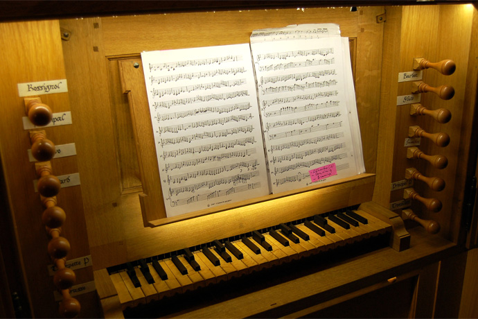 Concert inaugural de l'orgue Renaissance de l'Abbaye de Saint Amant de Boixe. Photo : N. Bonnefoy