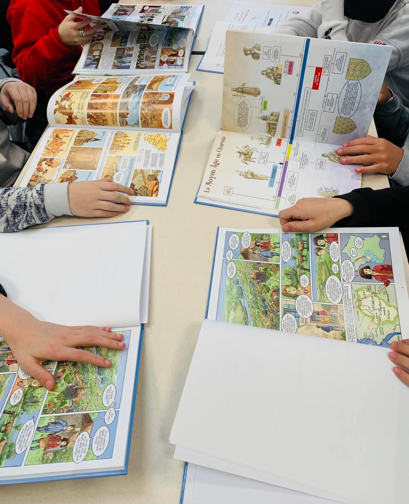 Collège de Mansle - Remise des BD aux élèves de sixième