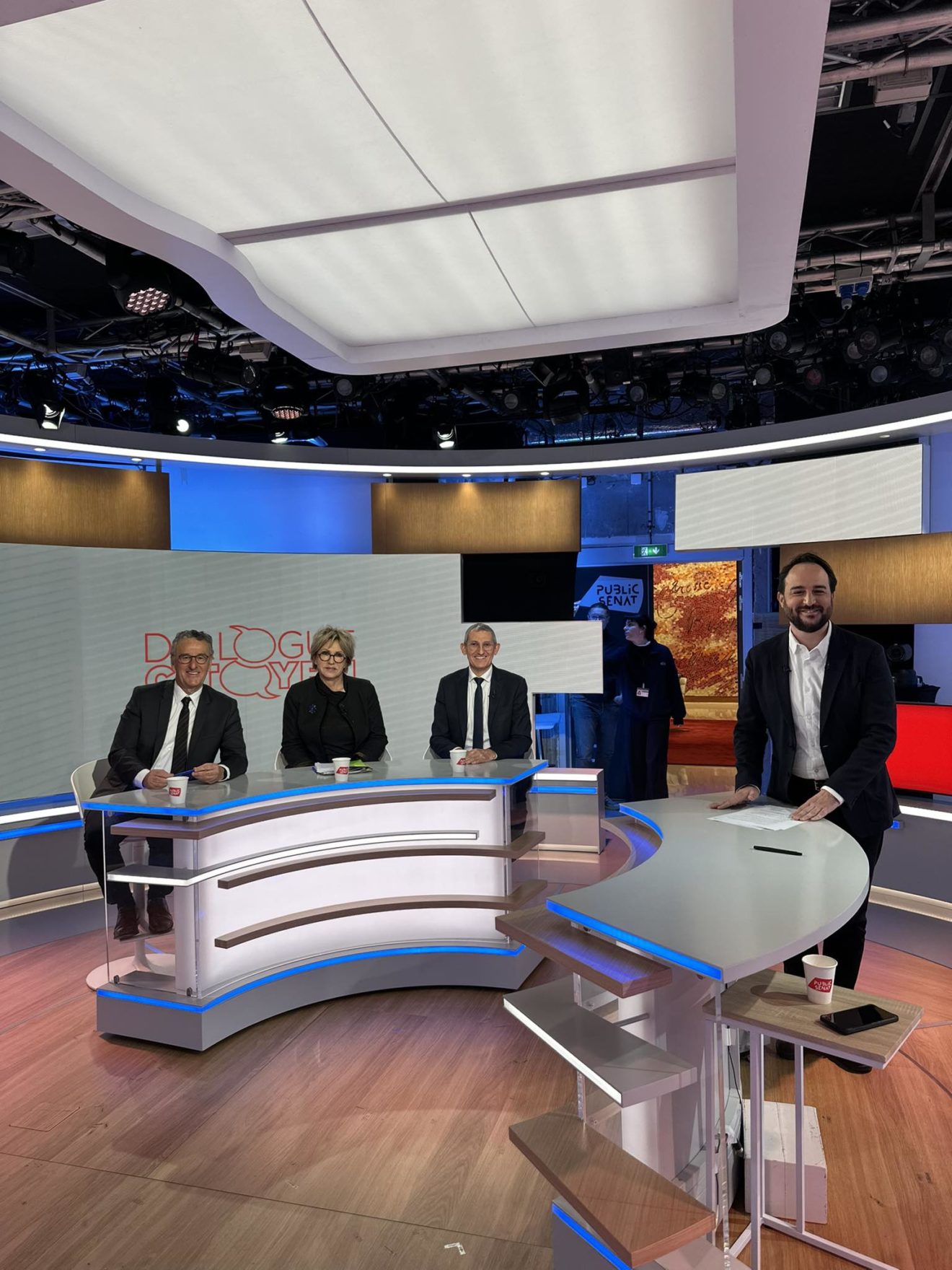 PUBLIC SENAT - Emission ＂Dialogue citoyen＂